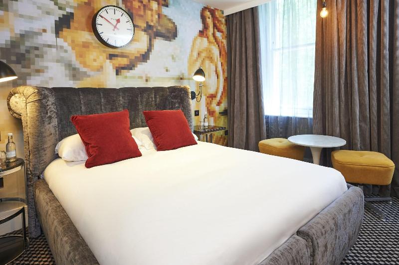 Номер Стандарт, Malmaison London
