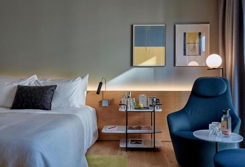 Номер Deluxe, Sir Victor Hotel, Part Of Sircle Collection