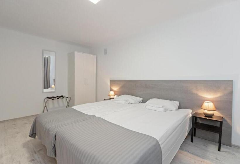 اتاق استاندارد با سرویس بهداشتی مشترک, Happyinn Rooms