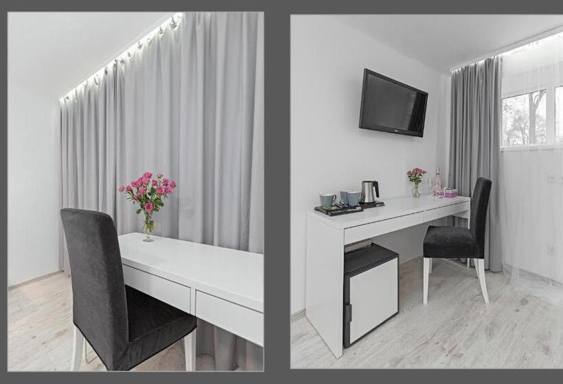 اتاق استاندارد با سرویس بهداشتی مشترک, Happyinn Rooms