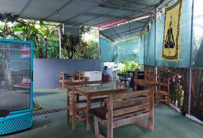 Четырехместный Номер Классик, Restaurante Y Cabinas Sudy
