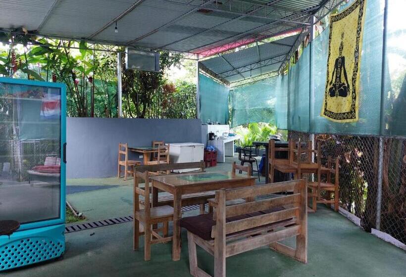 Семейное Студио, Restaurante Y Cabinas Sudy