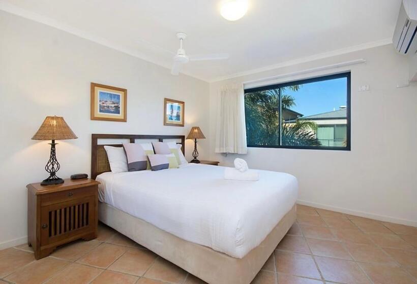 Апартаменты 1 Спальня Вид на Море, The Cove Yamba