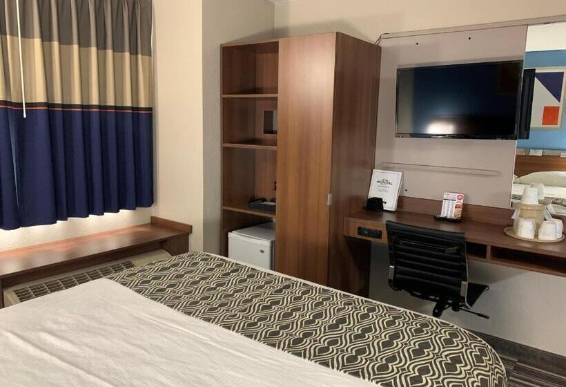 Номер Стандарт Адаптированный для Инвалидов, Microtel Inn & Suites By Wyndham Fond Du Lac