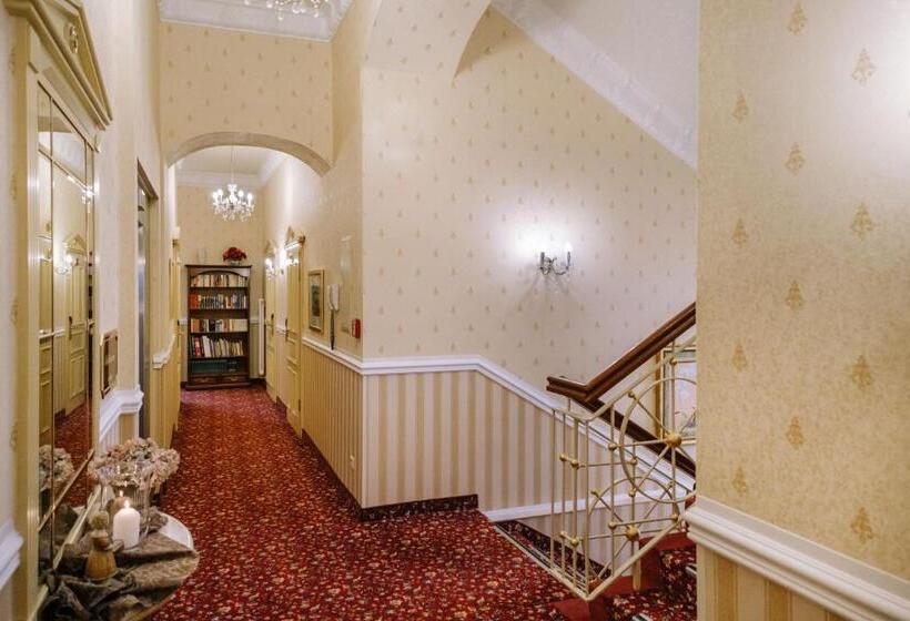 Номер Стандарт Вид на Реку, Ringhotel Schloss Tangermünde