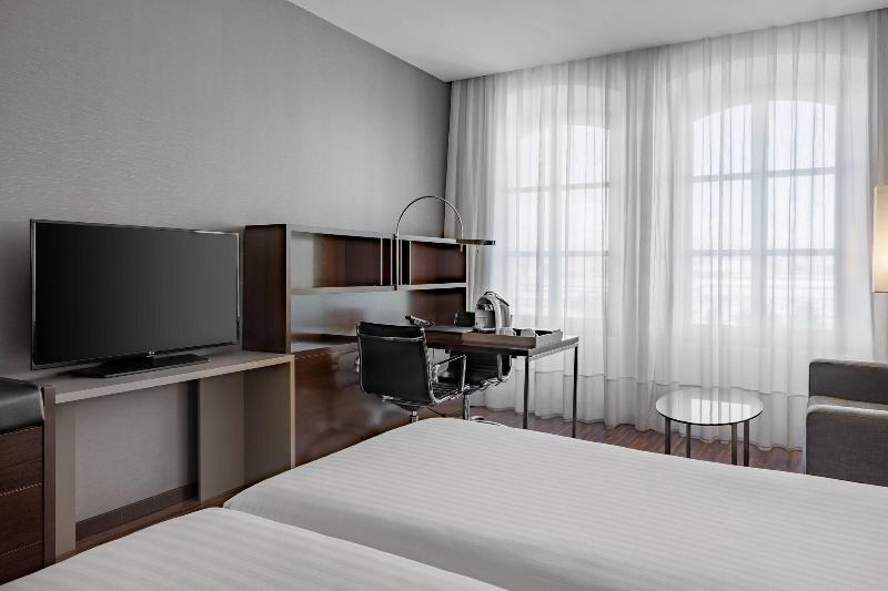 带大床的标准间, Ac Hotel Torino By Marriott