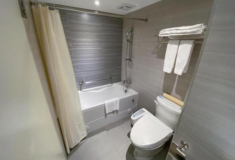 Superior Room, Green World Triplebeds