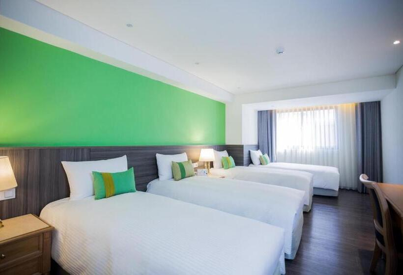Deluxe Quadruple Room, Green World Triplebeds