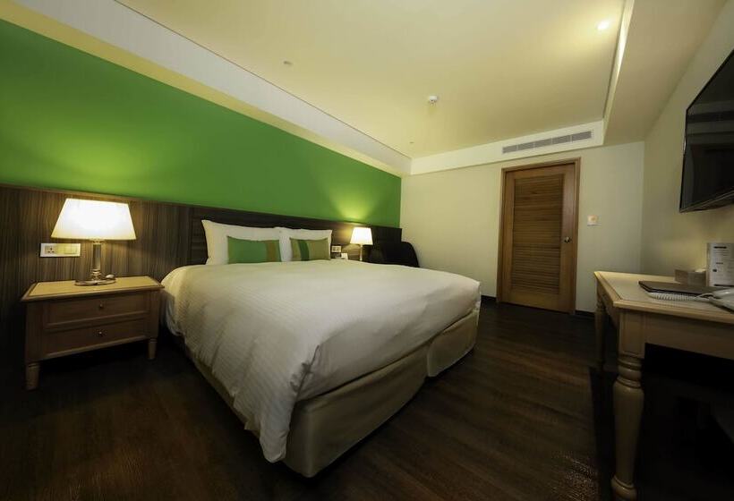 Superior Room, Green World Triplebeds