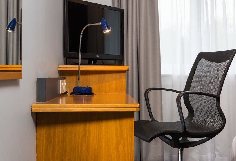 Номер Стандарт, Holiday Inn Express East Midlands Airport, An Ihg