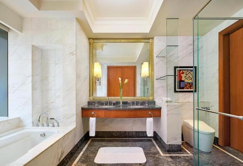 Номер Стандарт Вид на Город, The Ritzcarlton Jakarta, Mega Kuningan