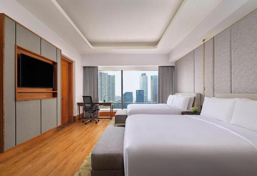 Номер Клуб, The Ritzcarlton Jakarta, Mega Kuningan