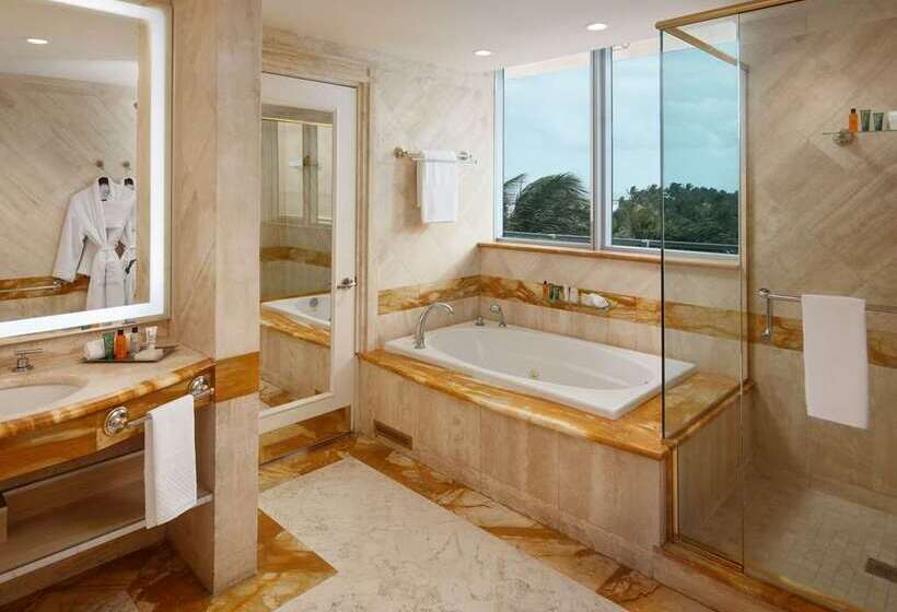 Люкс Кровать Кинг, Hilton Bentley Miami/south Beach