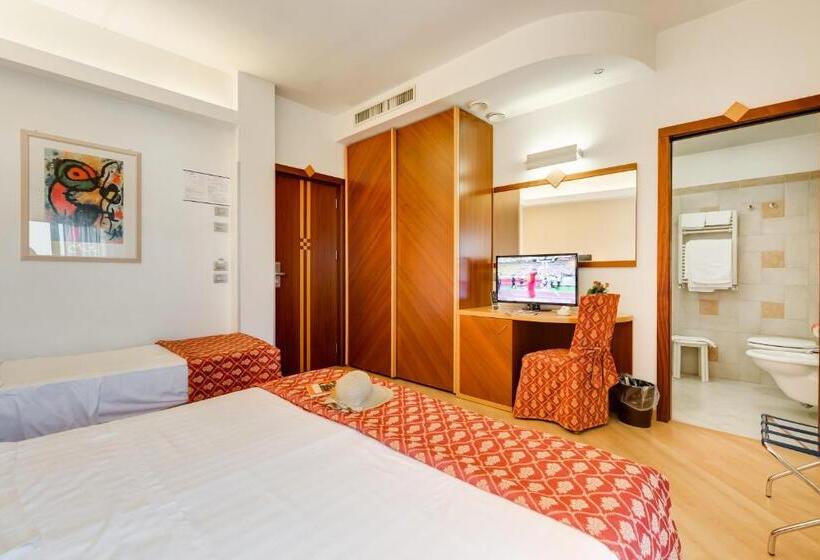 Трехместный Superior Вид на Море, Europa Beach Village