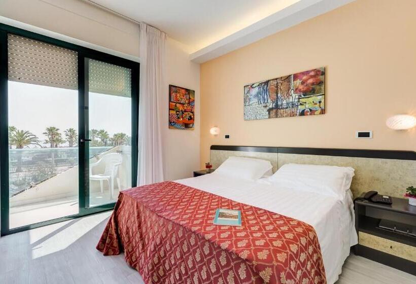 Номер Deluxe Кровать Куин, Europa Beach Village