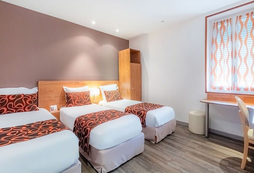 Номер Стандарт Трехместный, The Originals City, Hôtel Régina, Périgueux