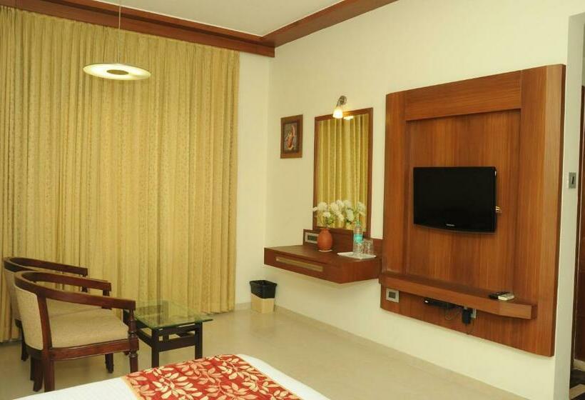 חדר דלוקס, Ponnis Grand Inn