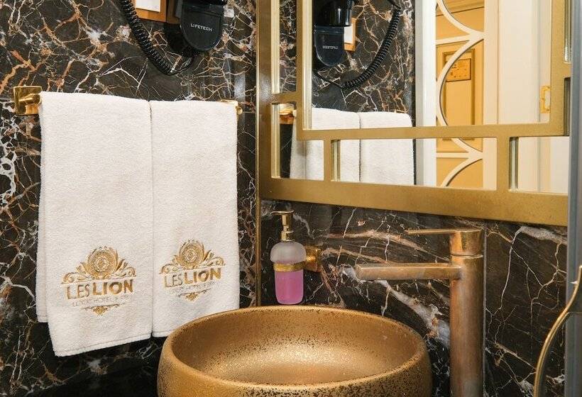 Camera Familiare, Leslion Luxury