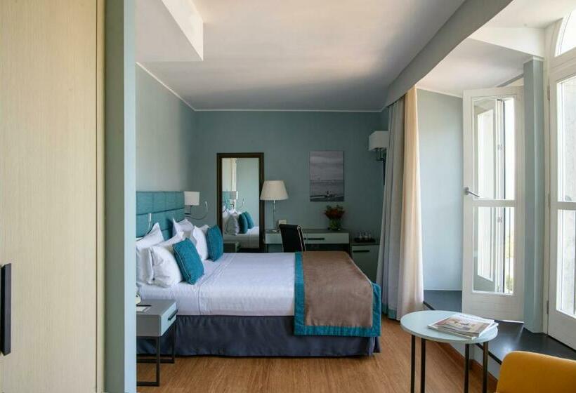 Номер Deluxe, Grand Hotel Portovenere