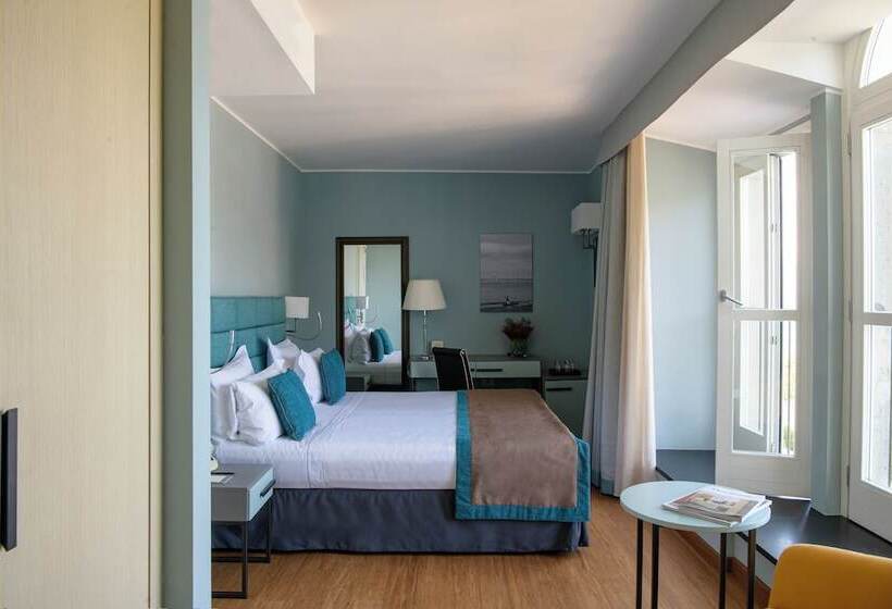 Номер Deluxe, Grand Hotel Portovenere
