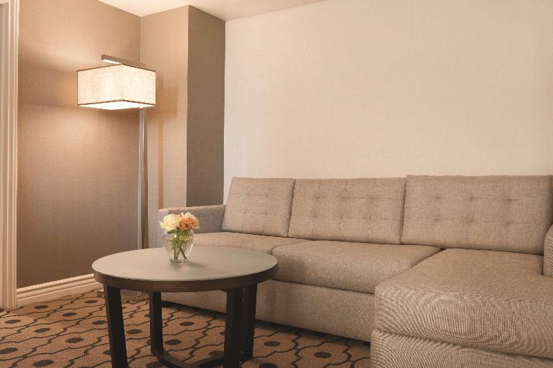 스탠다드 룸 퀸사이즈 침대, Hilton Los Angeles/san Gabriel