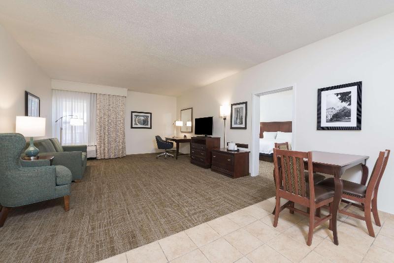 스위트 킹사이즈 침대, Hampton Inn East Lansing