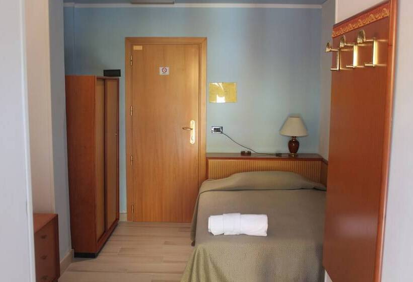 标准单人间, Marittima