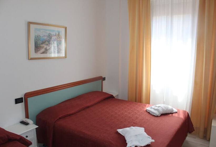 标准三人间, Marittima