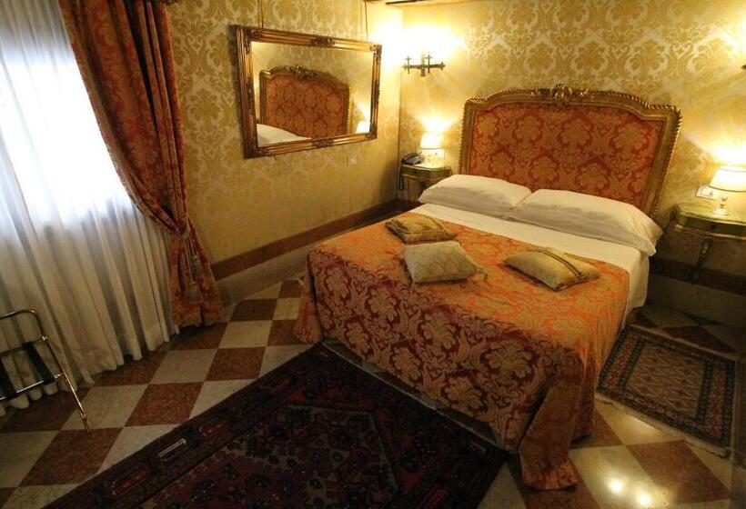 اتاق کلاسیک در طبقه همکف, Palazzo Abadessa