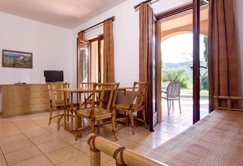 Apartamento 2 Dormitorios Vista Lago, Poiano Garda Resort Appartamenti