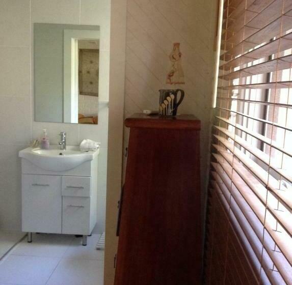 스위트 킹사이즈 침대, Eumundi Guesthouse And B&b