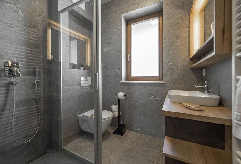 اتاق خانوادگی, Veldes B&b