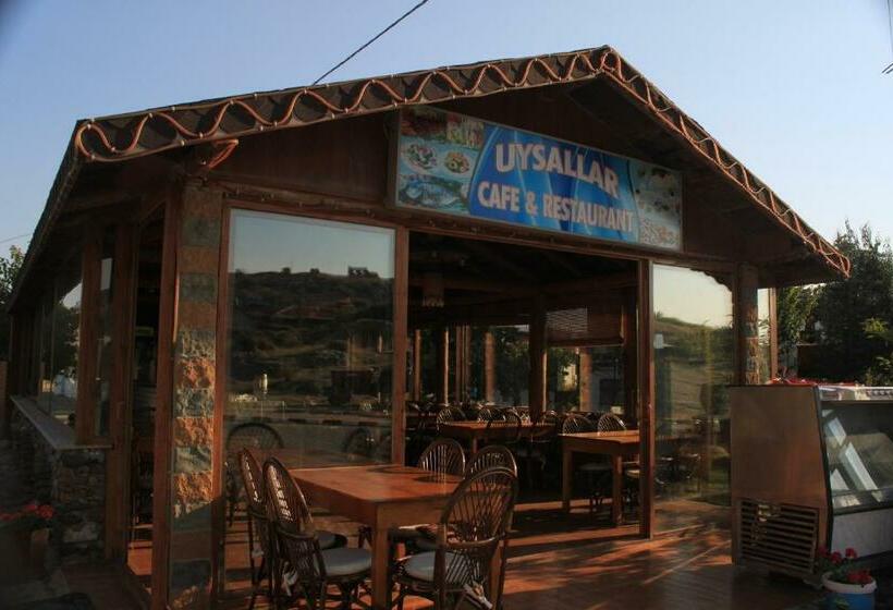 خانه 1 خوابه, Uysallar Koy Evi