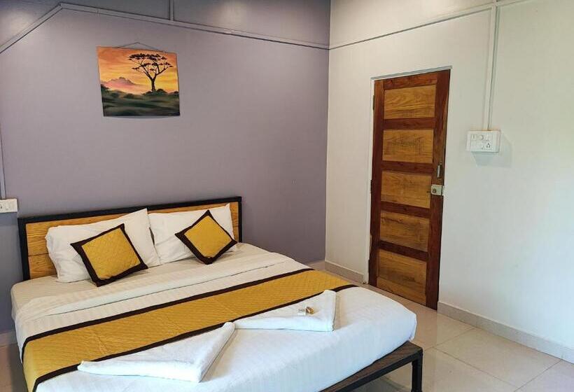 Номер Стандарт Вид на Бассейн, Shivam Bnb Mandrem Resort