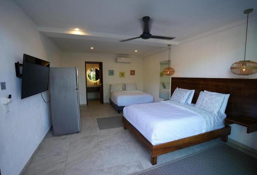 Standard Værelse til 4 pers. med Balkon, Puerto Sayulita