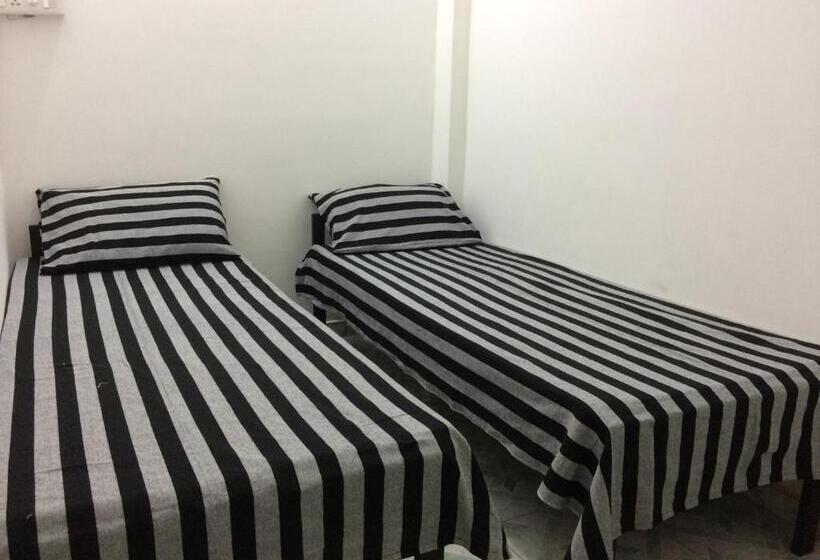 Quarto Basic, Rr House
