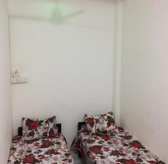 Quarto Basic, Rr House