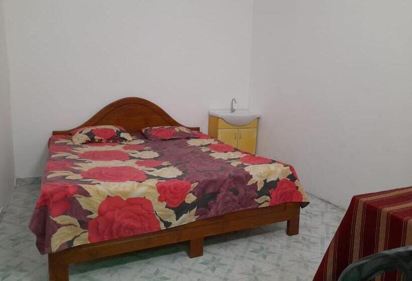 Quarto Estandar Banheiro Compartilhado, Rr House