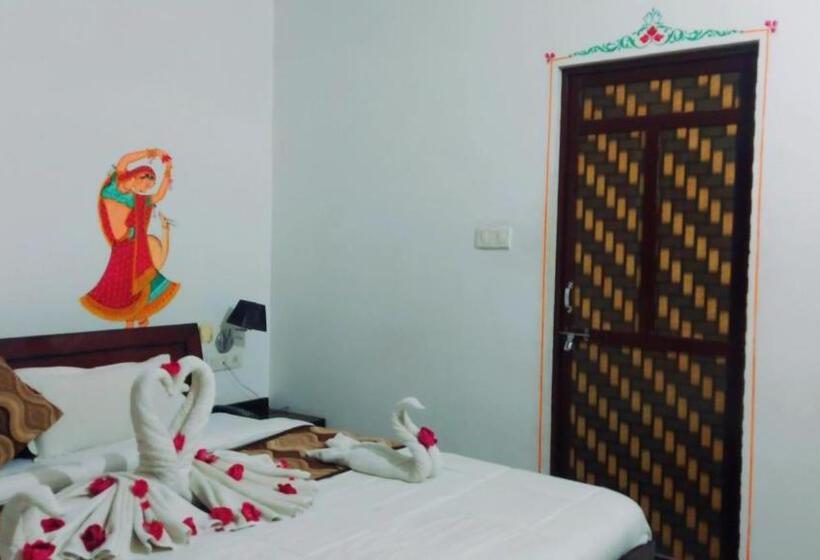 اتاق سوپریور, The Royal Lake View Villa