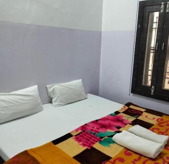 اتاق اکونومی, The Royal Lake View Villa