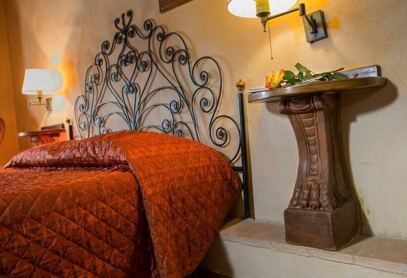 اتاق استاندارد, Camere Dentro Il Castello