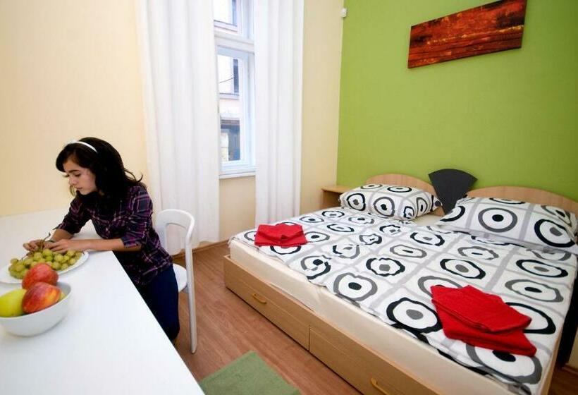 Номер Стандарт, Centrálom Apartman