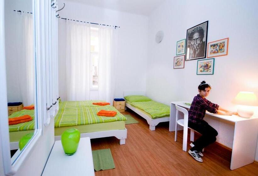 Номер Стандарт Трехместный, Centrálom Apartman