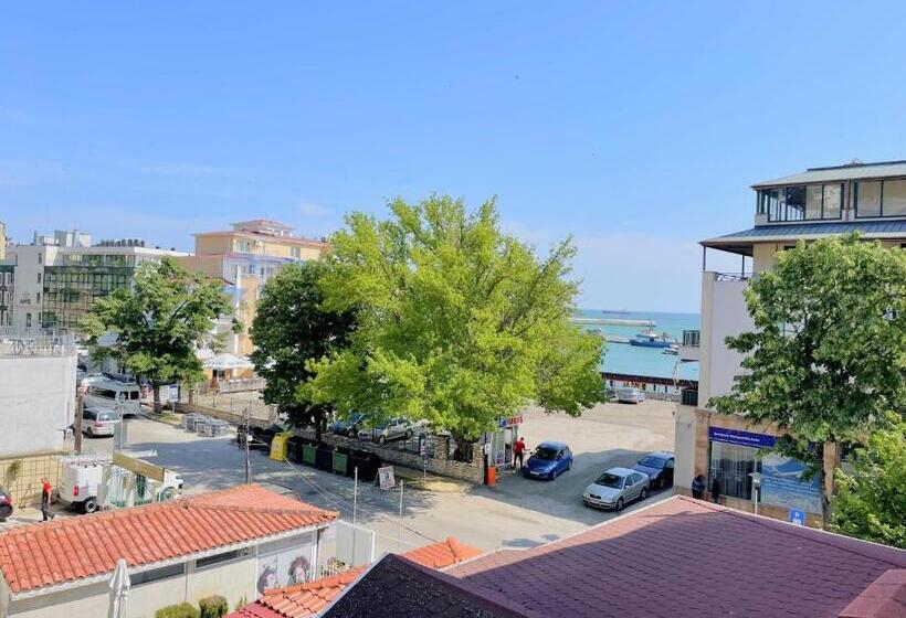 스탠다드 스튜디오, Family Hotel Morska Zvezda