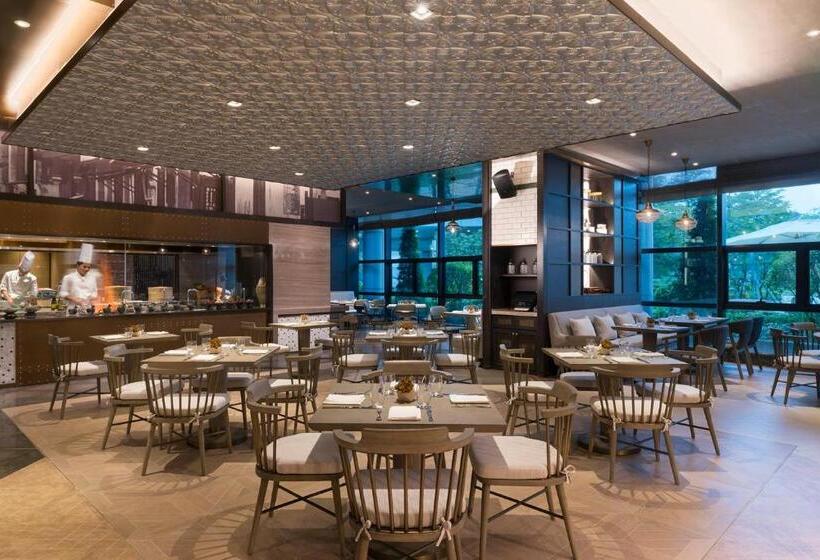 اتاق استاندارد با تخت بزرگ, Hyatt Regency Shenzhen Airport