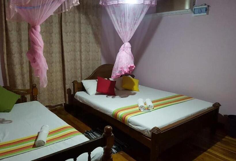 اتاق خانوادگی با چشم‌انداز باغ, Chill House Safari Resort
