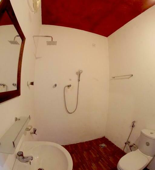Quarto Estandar, Feel The Waves