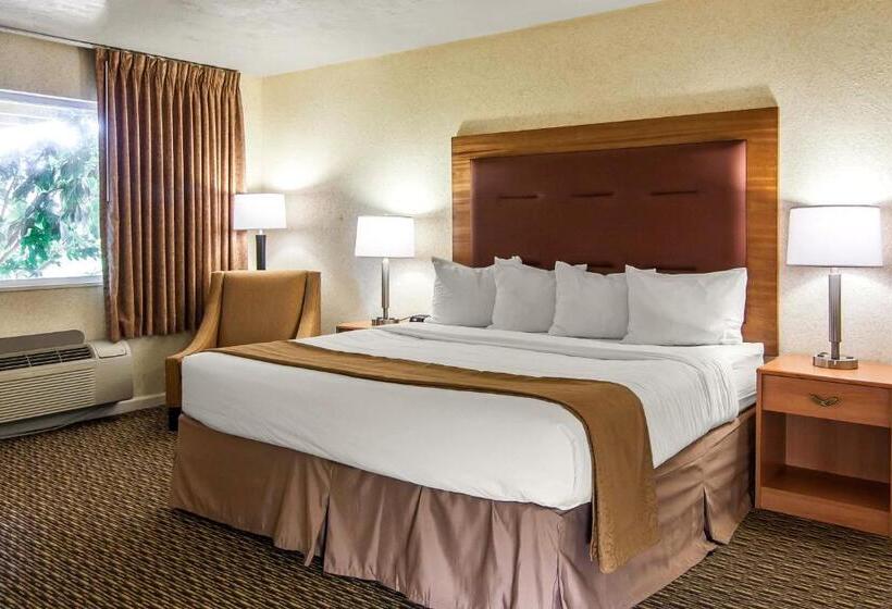 غرفة قياسية سرير كينج, Quality Inn & Suites At Coos Bay