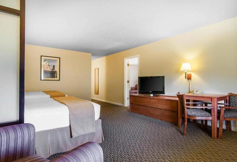 جناح, Quality Inn & Suites At Coos Bay
