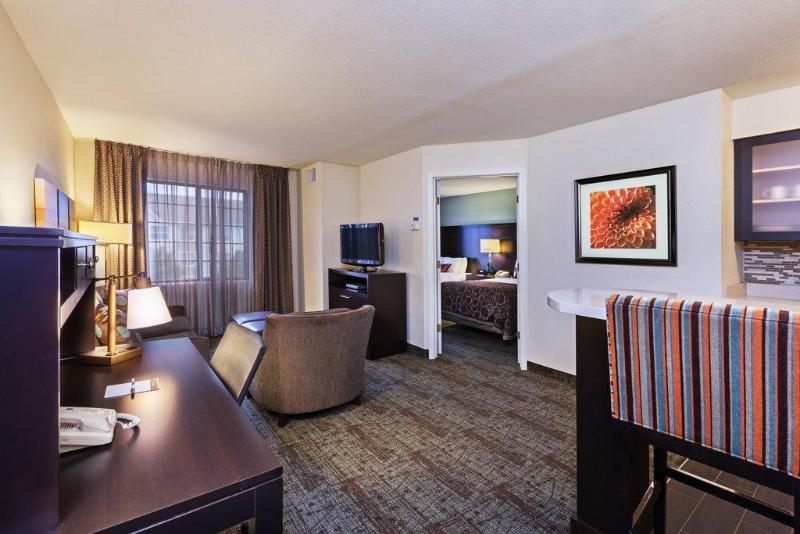 Люкс, Staybridge Suites Tulsa Woodland Hills, An Ihg